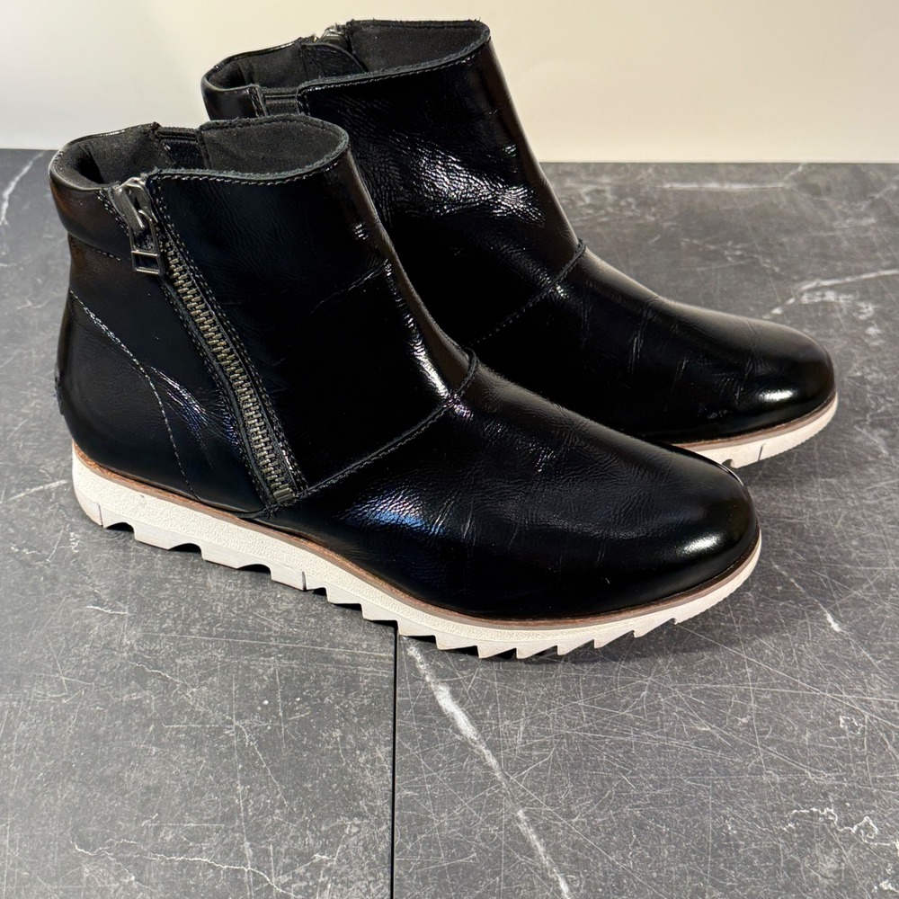 Womens Shoe | Sorel Ankle Boots | Size 7 | Black Patent Leather Side Zip Chelsea